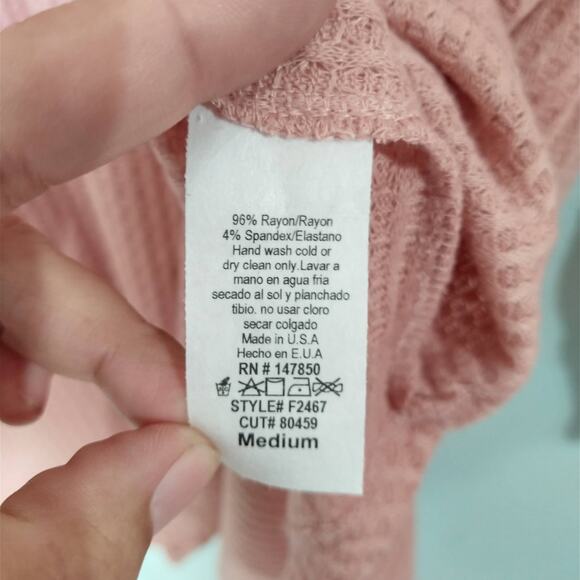 COCO & MAIN‎ Womens Sz M Pink Blue Gray Waffle Knit Pullover Top Long Sleeve - Picture 7 of 7